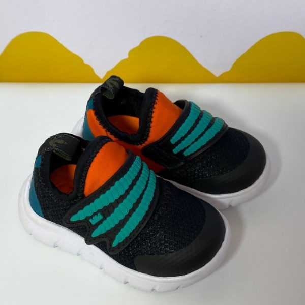 Tenis preto velcro