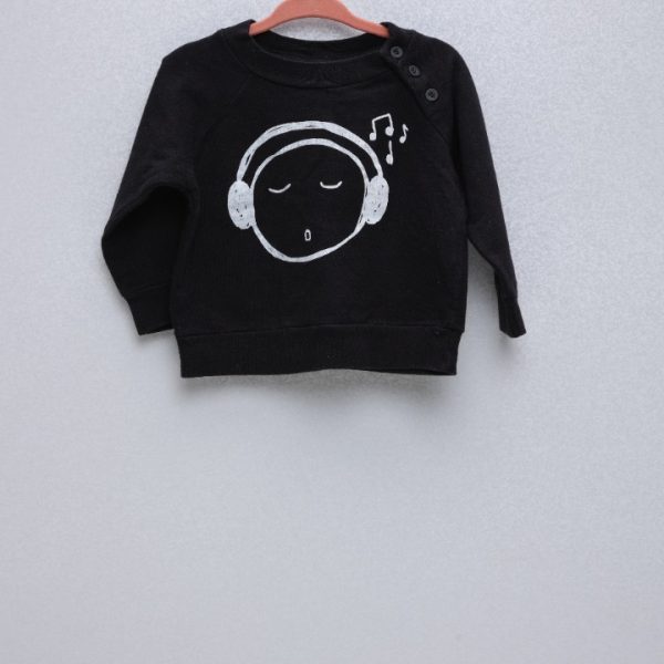Blusa de moletom preta 18 meses