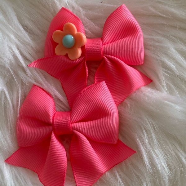 Kit de laços para cabelo infantil com detalhe de flor
