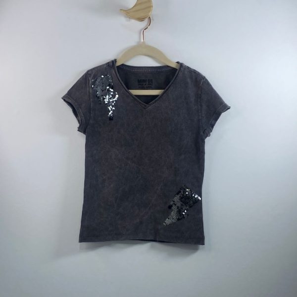 T-shirt cinza paetê 4 anos