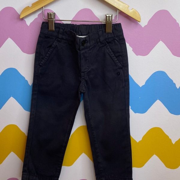 Calça de sarja azul marinho