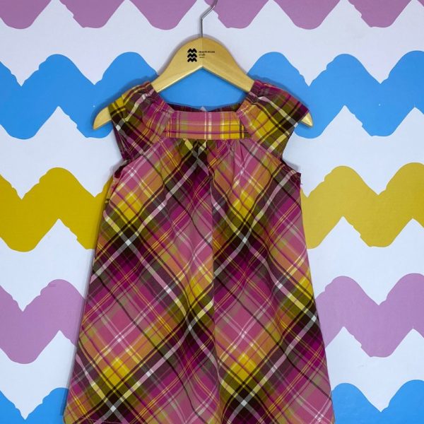 Vestido xadrez rosa e amarelo