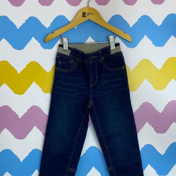 Calça jeans com cós elástico