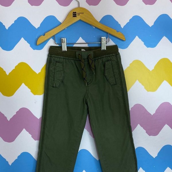 Calça de sarja verde