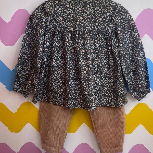 Conjunto florido